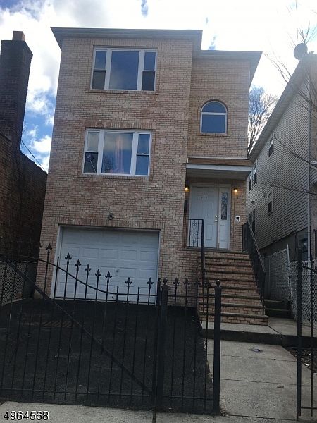 2nd image of 174 S 12th St