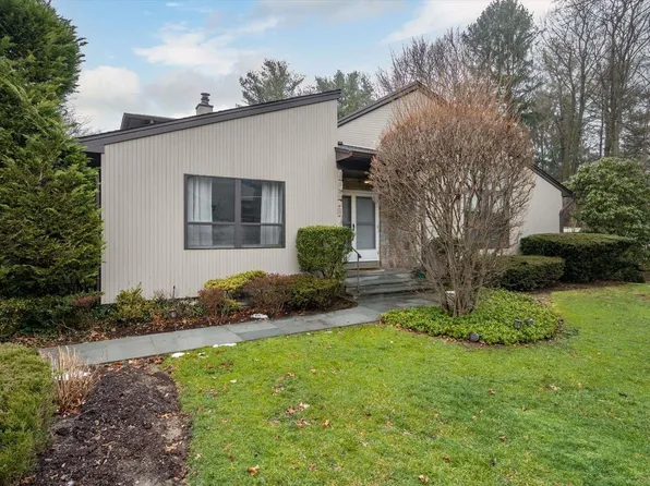 2 Doral Drive #2, Manhasset, NY 11030