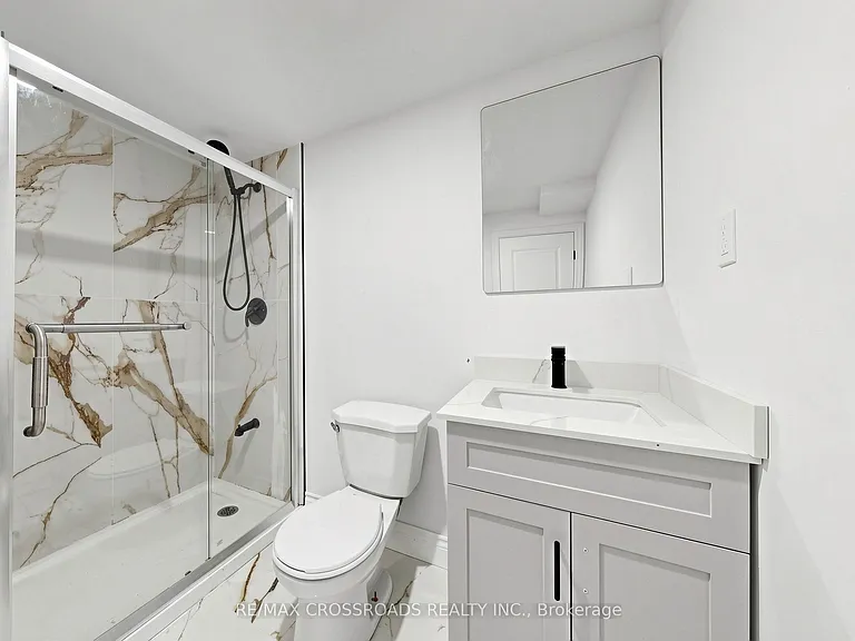 1496 Simcoe St N — Photo 38