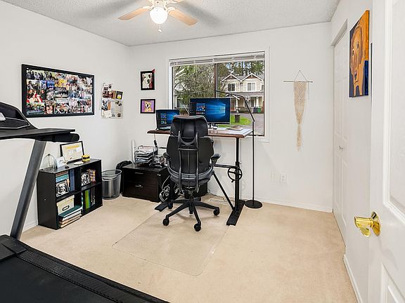 5th image of 11607 NE 100th St