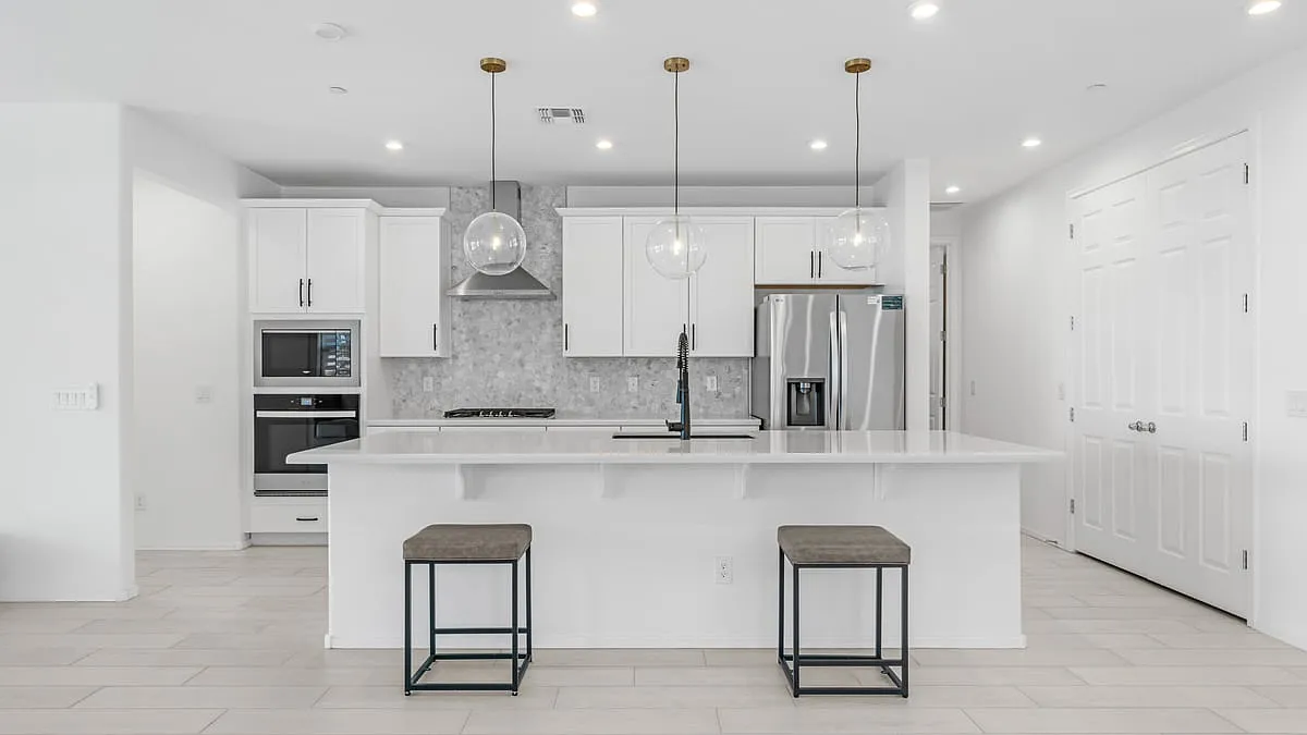 13303 W Eagle Feather Rd, Peoria, AZ 85383, USA — Photo 4
