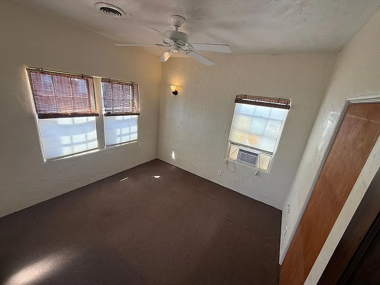 204 W Market St #A — Photo 4