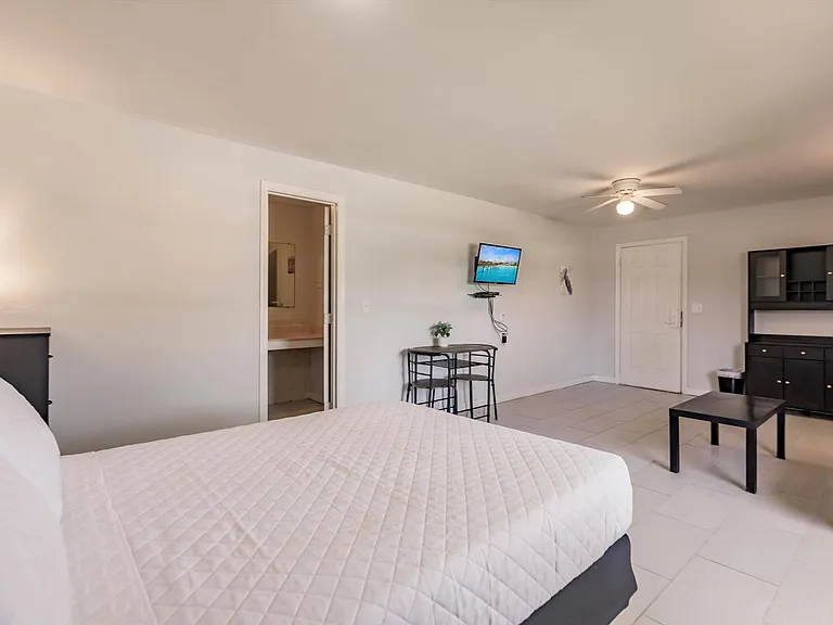 14621 McGregor Blvd #19 — Photo 4