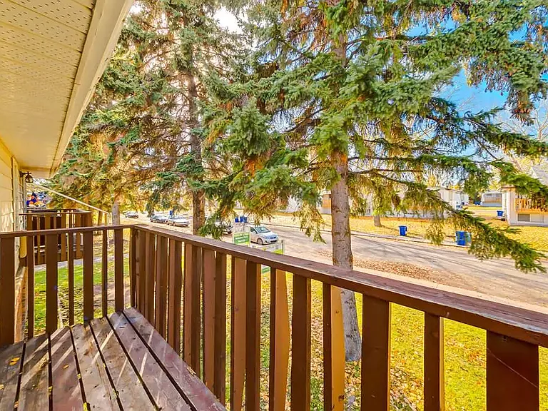 3813 53a St #3815B — Photo 11