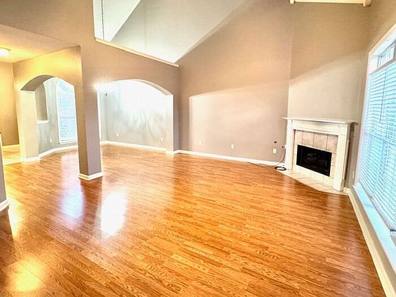 3rd image of 9073 Weeping Cherry Ln