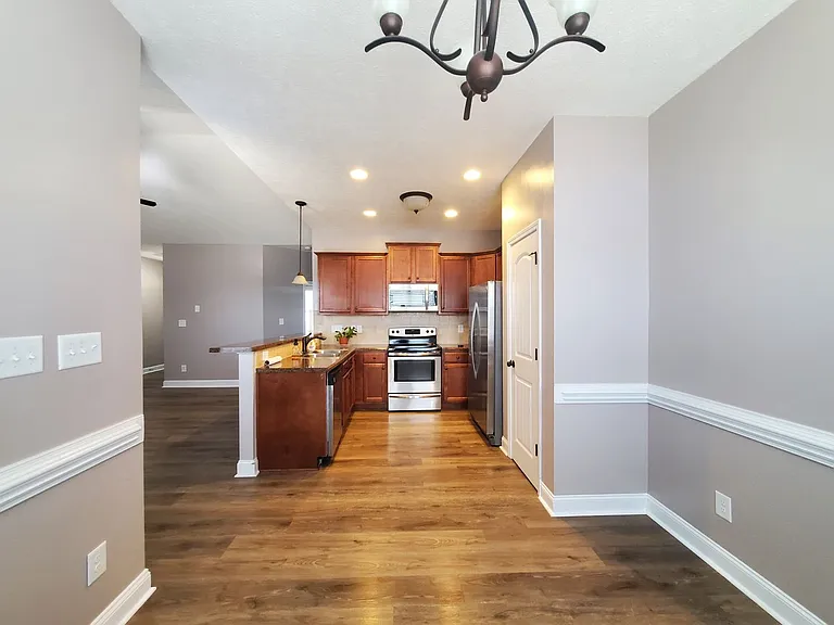 2244 Lakedale Dr — Photo 11