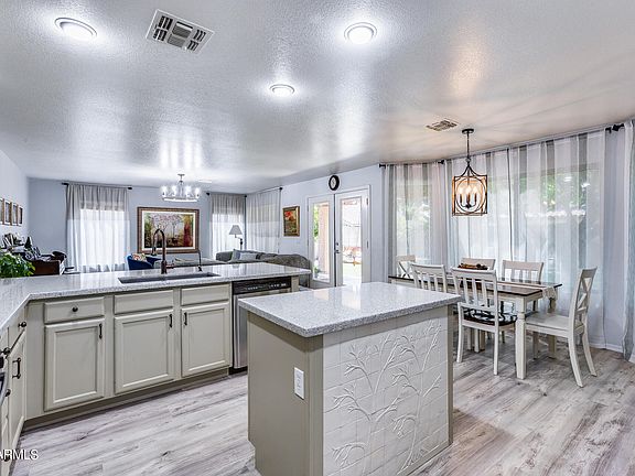 3rd image of 6831 W AURORA Drive