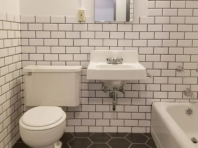 Capitol Hill Apartments — Photo 12