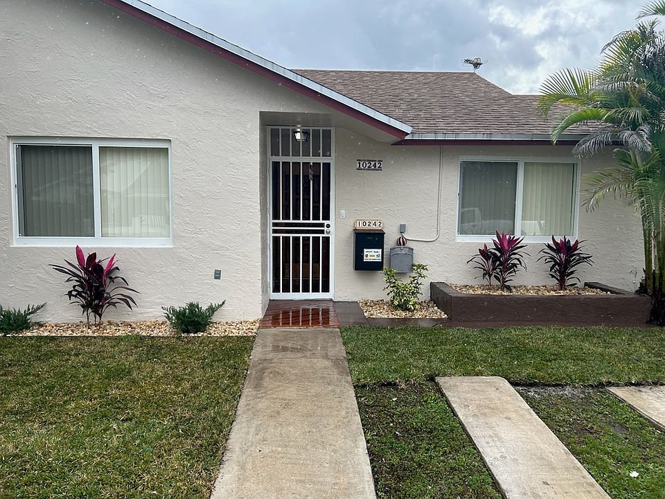 1st image of 10242 SW Flagler Ter