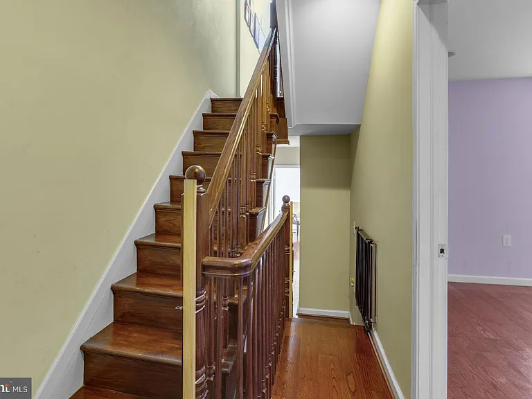 1933 Parrish St — Photo 24