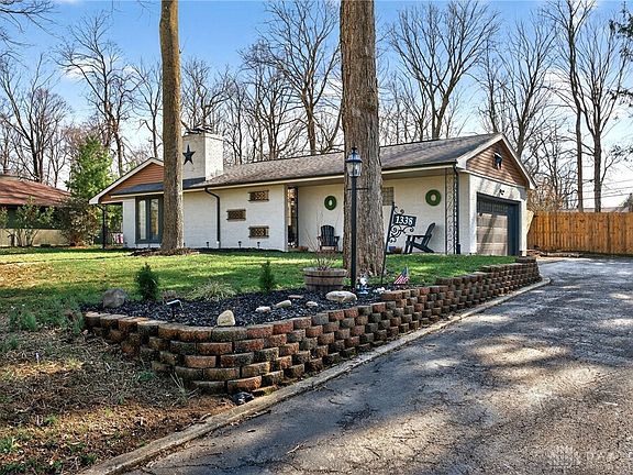 3rd image of 1338 Lemcke Rd