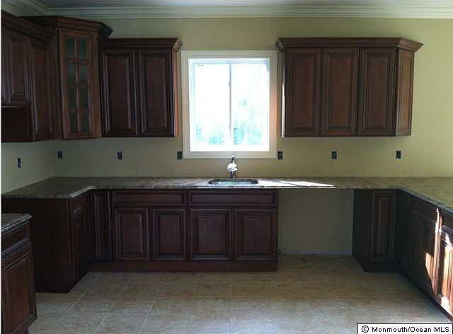2nd image of 135 Statesir Place