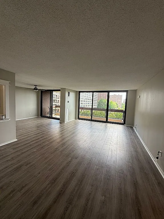 4100 N Charles St Unit 507 photo 1