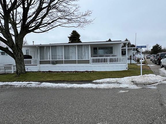 2nd image of 117 Shoreline Dr E
