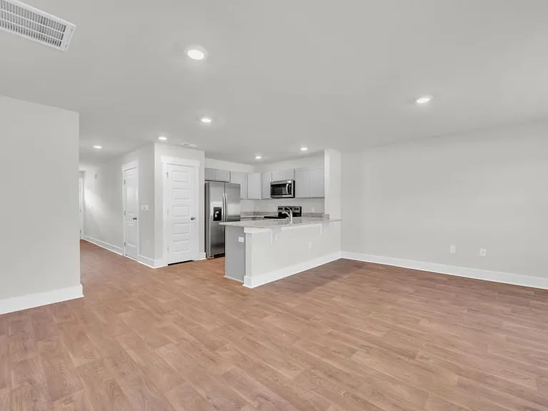 123 Grassland Rd S — Photo 11