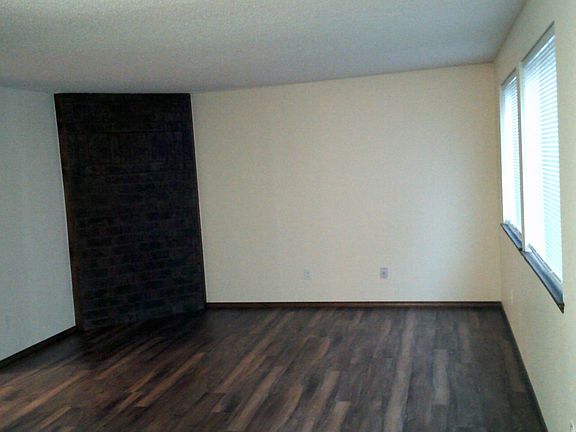 5th image of 1011 11th Ave NW #1011