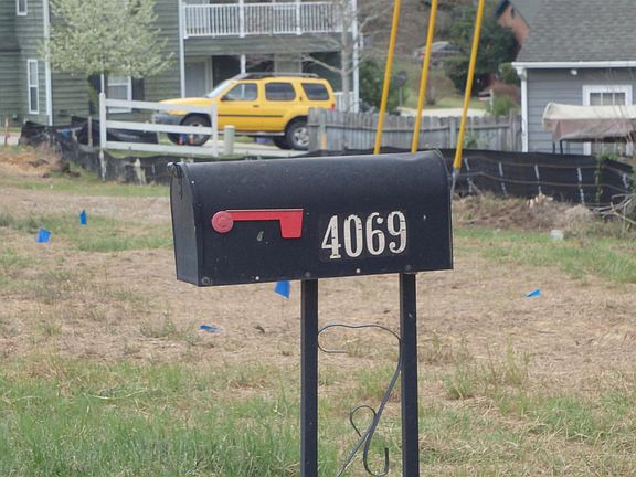 2nd image of 4069 River Watch Pkwy