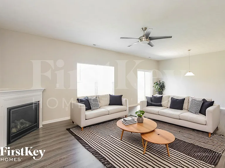 958 Adena Ln — Photo 4
