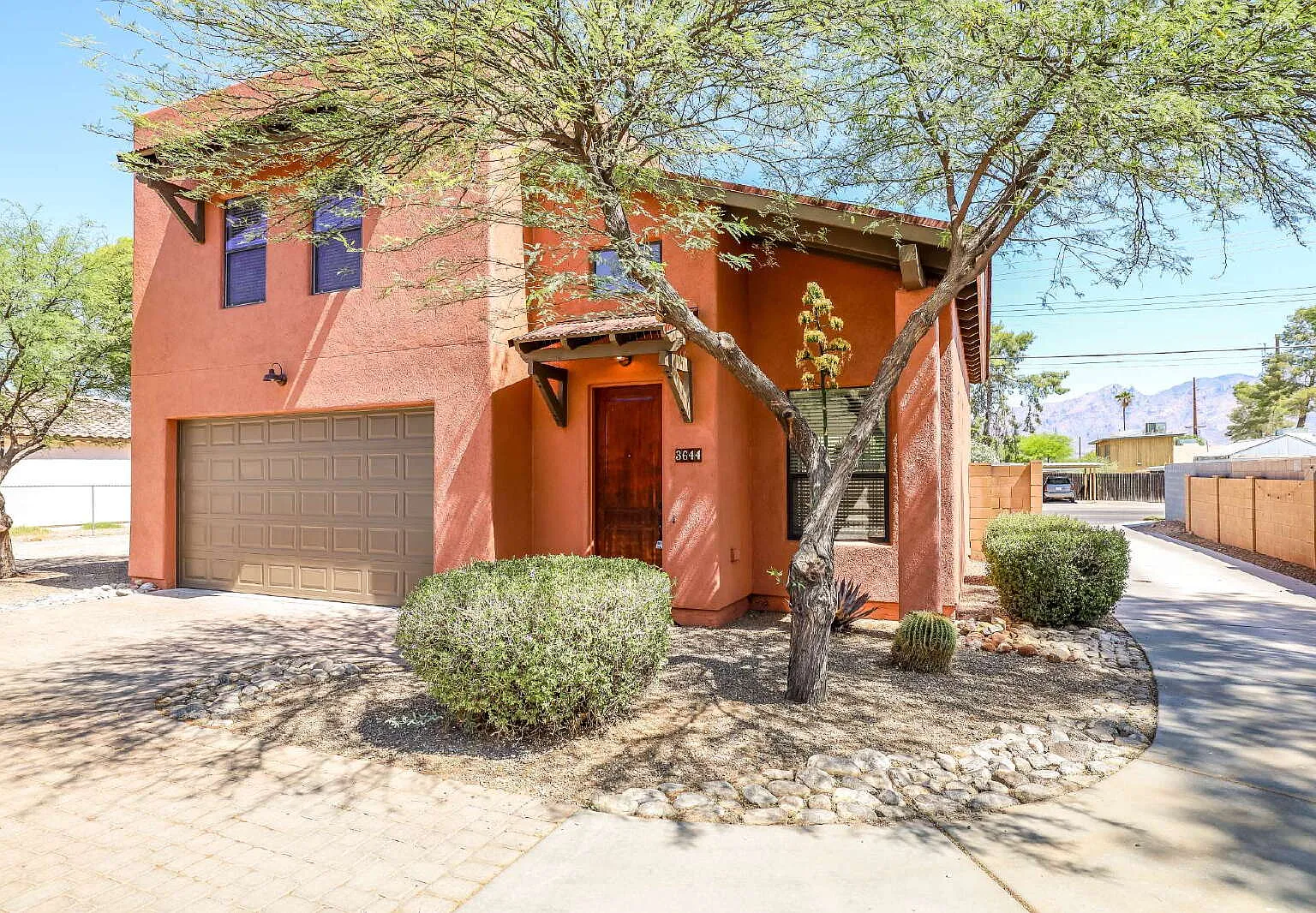 4 bed, 3.0 bath, 1740 sqft, $2,200 — Photo 2