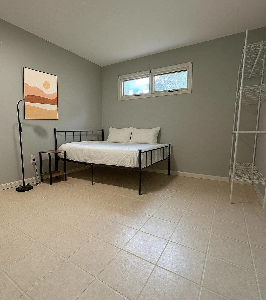 4 bed, 3.0 bath, 2600 sqft, $689 — Photo 1