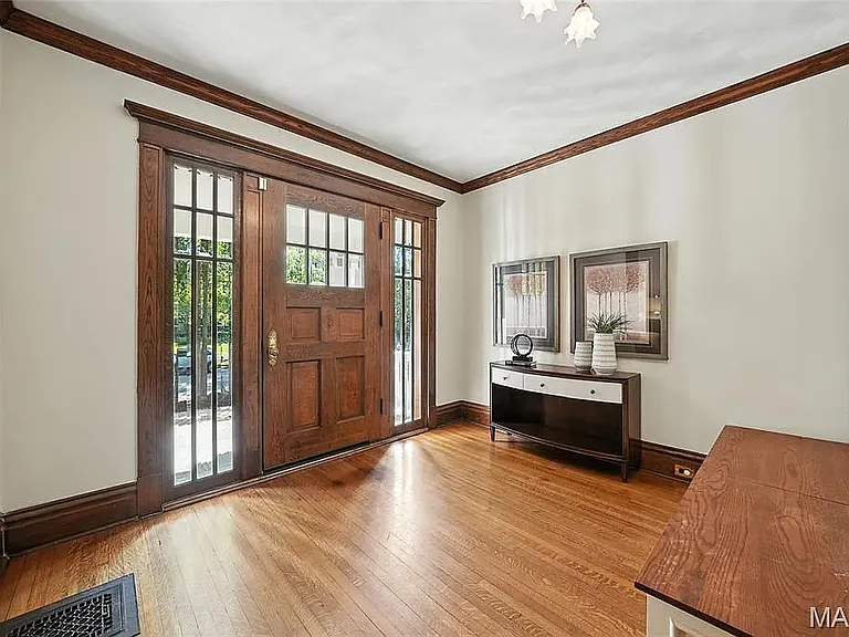 6109 McPherson Ave — Photo 2