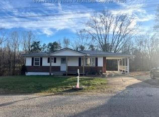 298 Meadow Ln, Milton, WV 25541
