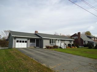 30 Greenwood Dr, Brewer, ME 04412