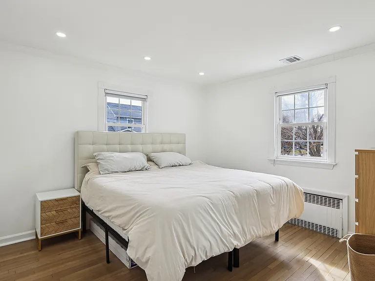 120 Hulick St — Photo 6
