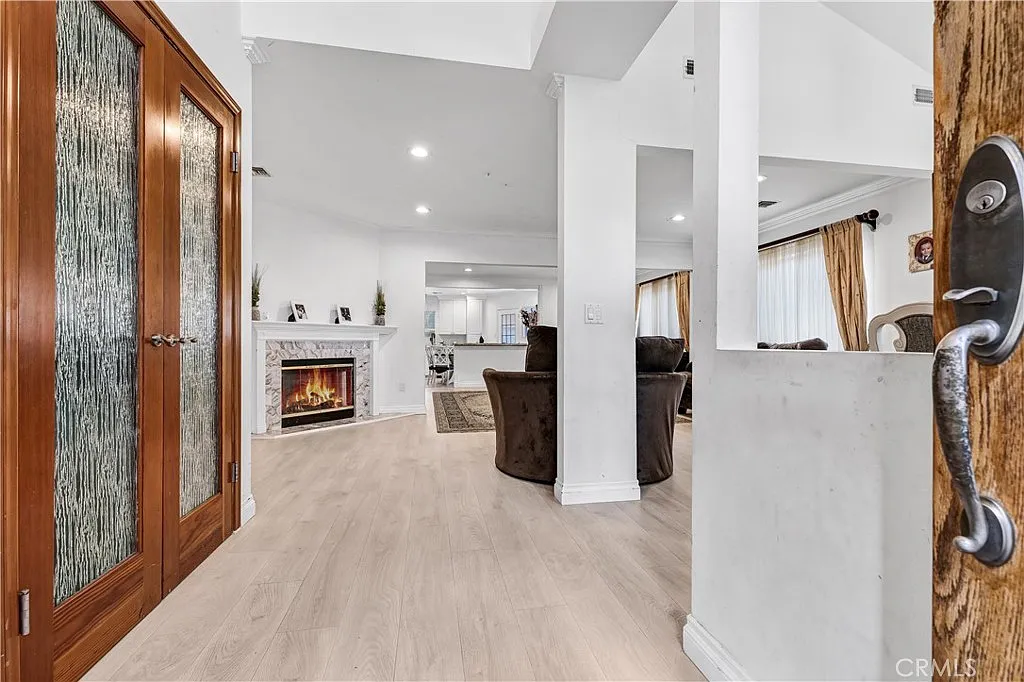 3 bed, 1800 sqft, $4,500 — Photo 4