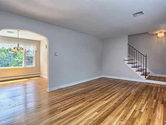 5th image of 242 Westover Dr