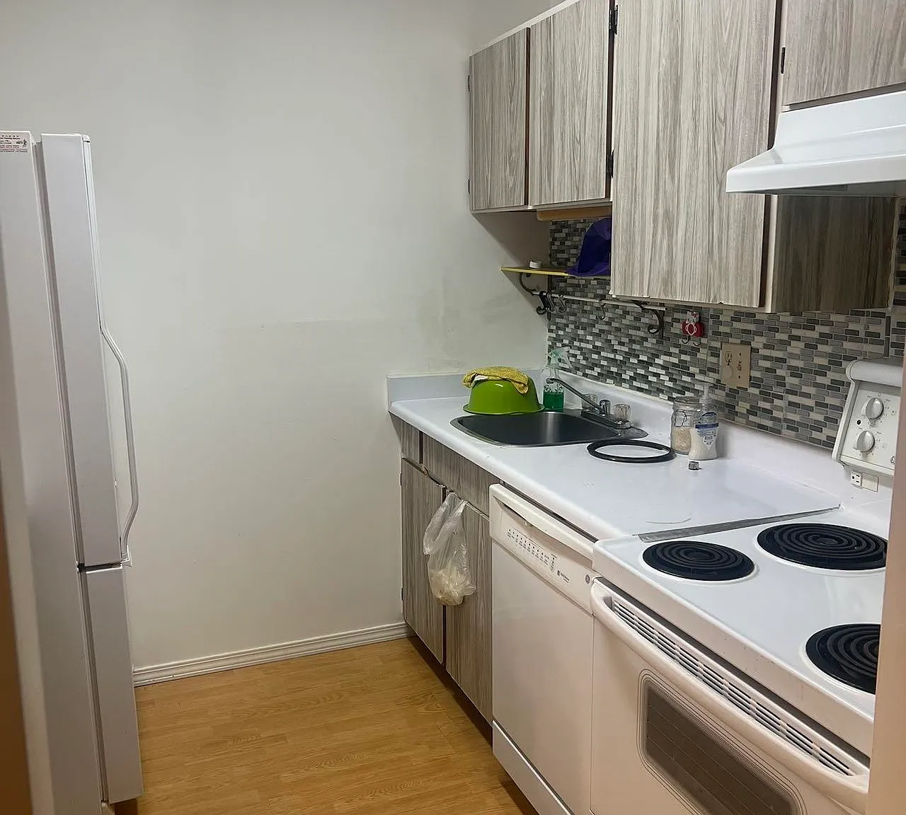 1 bed, 728 sqft, $1,800 — Photo 3