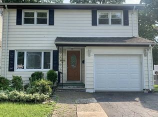 28 Dillingham Pl, Englewood Cliffs, NJ 07632
