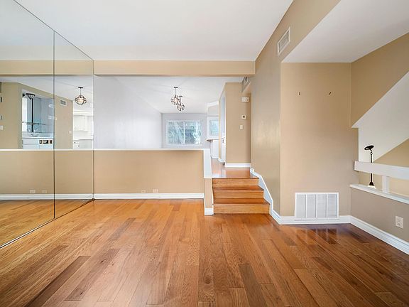 5th image of 7038 De Celis Pl Unit 20