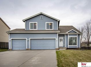 1502 Halifax St, Bellevue, NE 68123