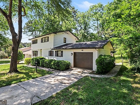 3rd image of 2620 Bull Run Dr