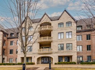 1800 Amberley Ct #308, Lake Forest, IL 60045