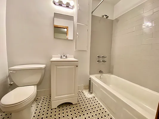 Rented by Avenues Real Estate | media 19