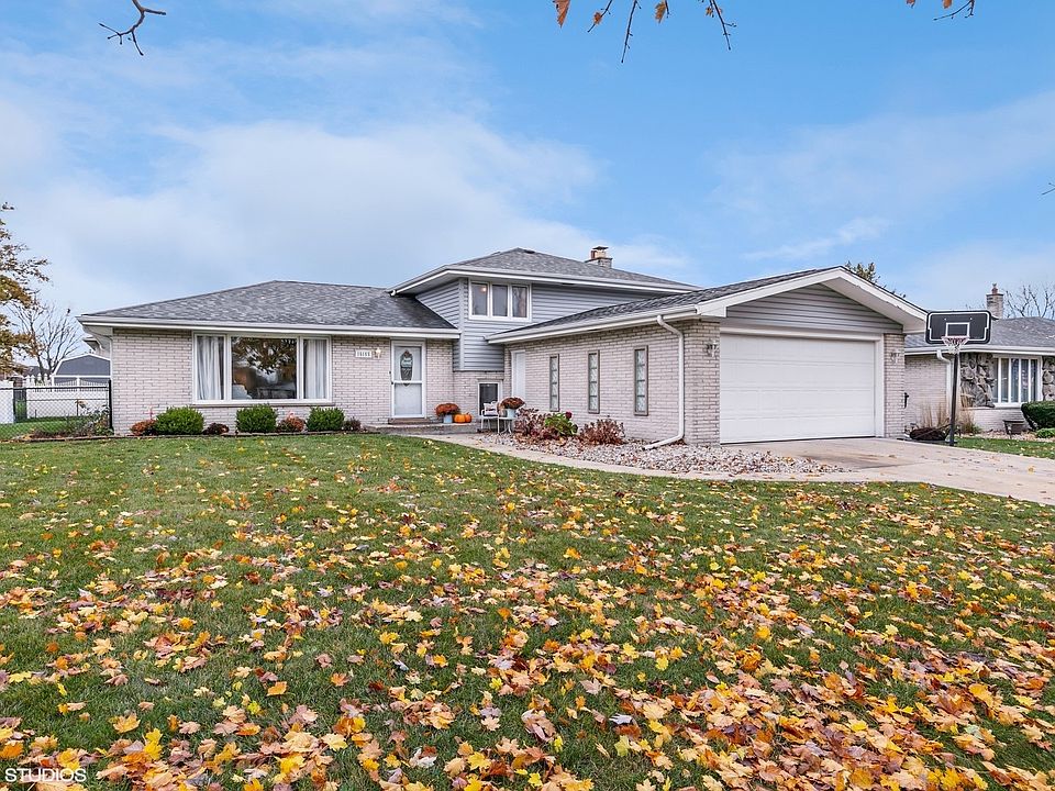 1st image of 15155 Larkspur Ln
