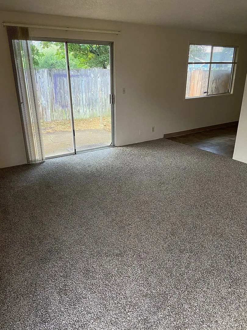 Springfield Duplex — Photo 2