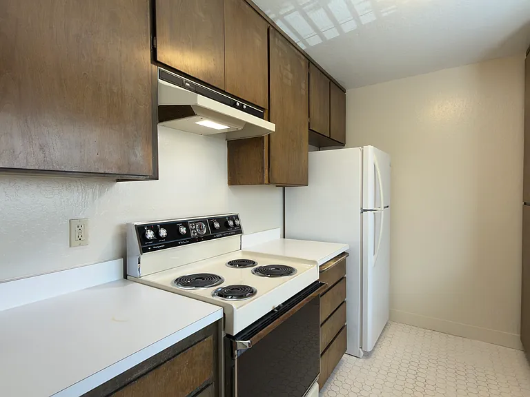 421 Perkins St #104 — Photo 5