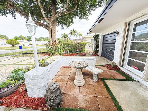 4th image of 6360 SW 9th Pl