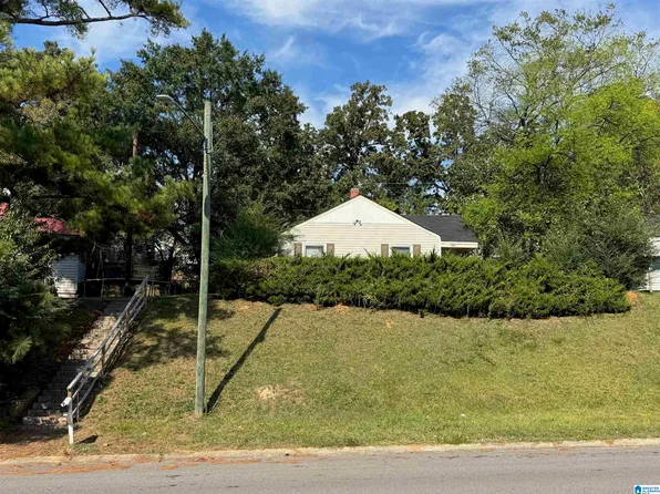 6729 Grasselli Rd, Fairfield, AL 35064