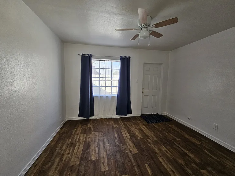 1934 E Adams St #5 — Photo 12