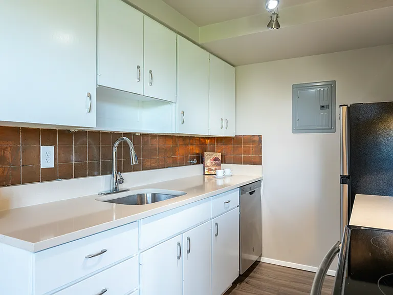 Hamlin Place — Photo 13