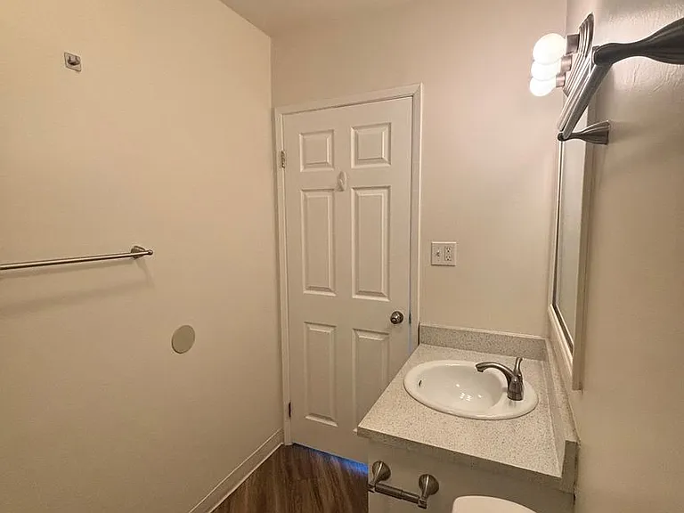University Terrace Apartments — Photo 42