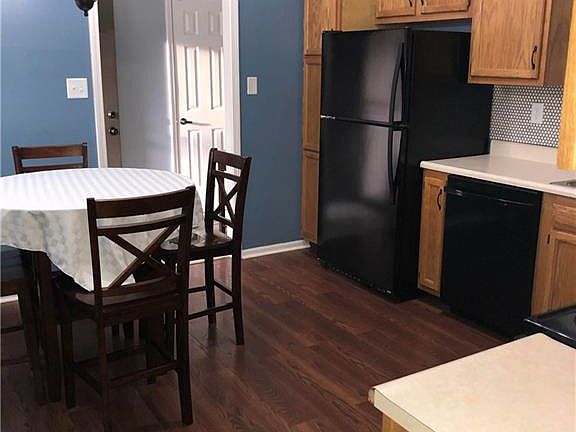 5th image of 4328 Arlington Cir