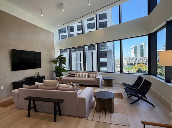 225 N Miami Ave, Miami, FL