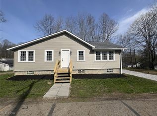 202 Turner Dr, Chardon, OH 44024