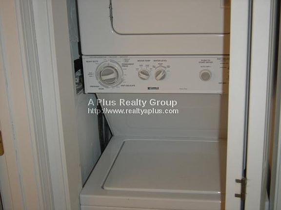 3rd image of 1522I Vfw Pkwy #204