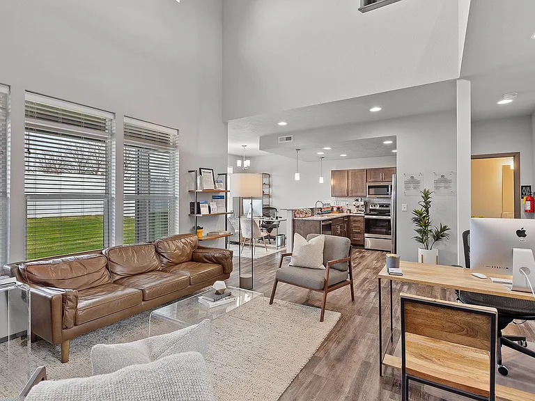 2806 S Marcus Ln — Photo 6